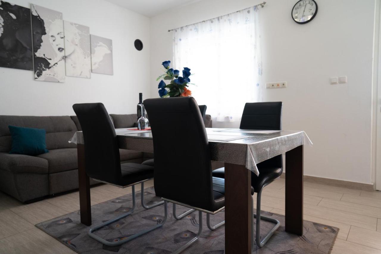 Apartment Mladen Biograd Na Moru Exteriér fotografie