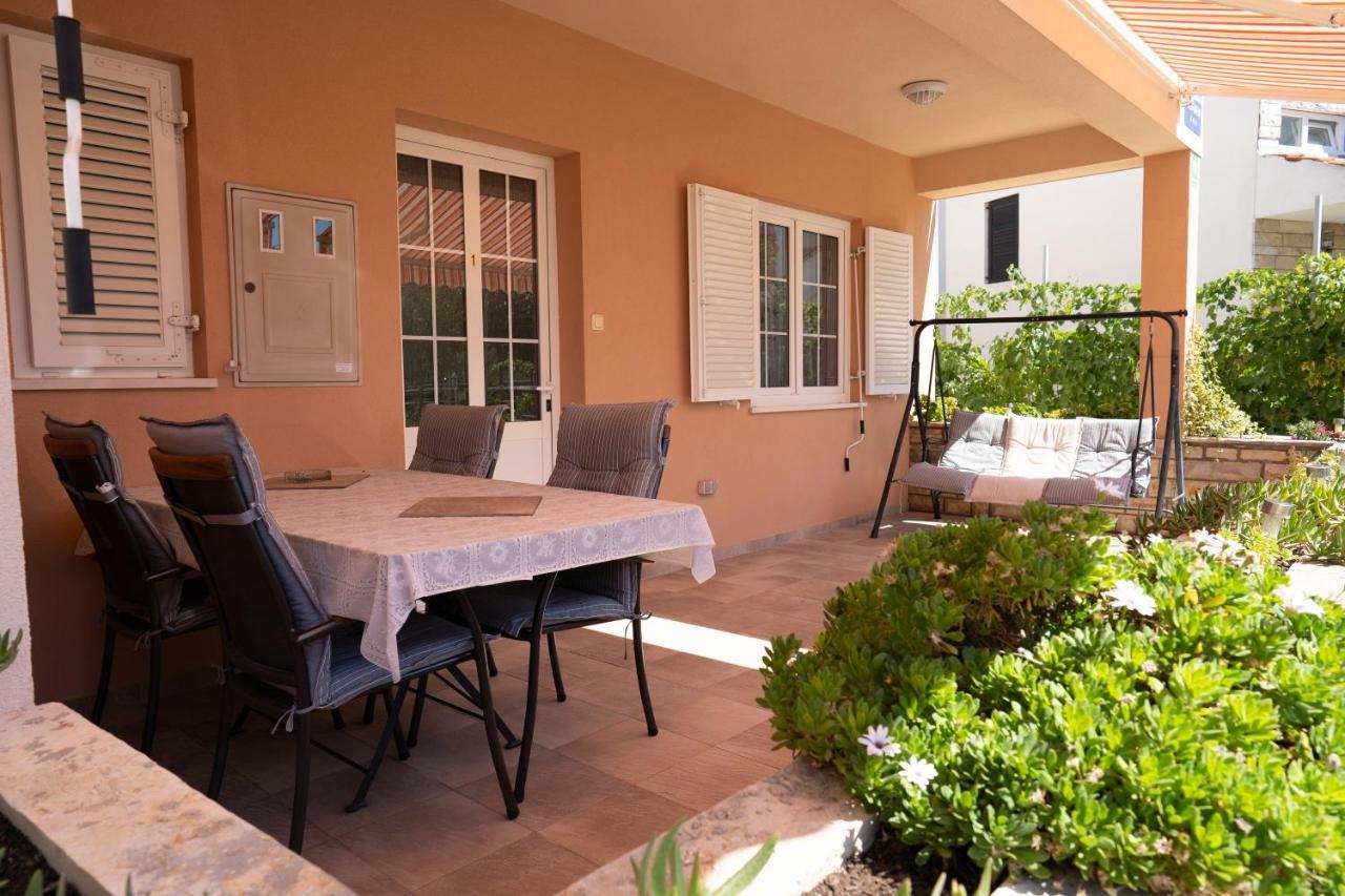 Apartment Mladen Biograd Na Moru Exteriér fotografie